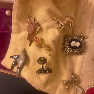 Vintage pins brooches make offer